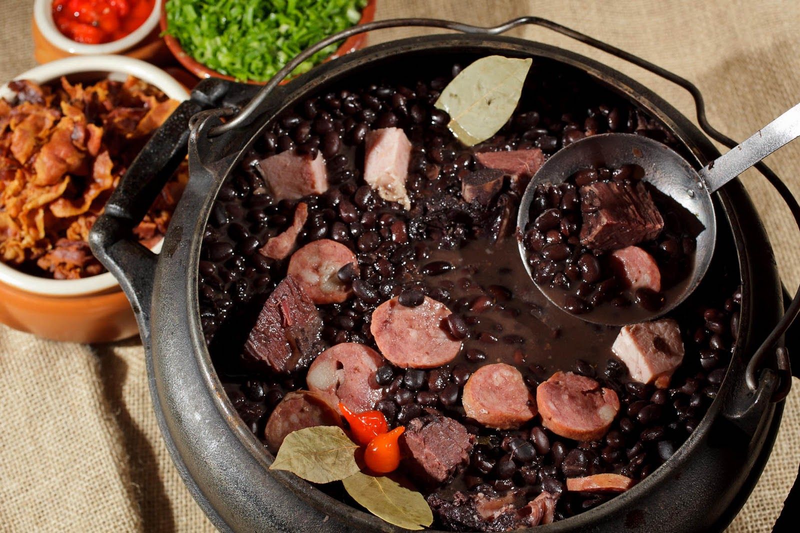 Feijoada s kuřecím masem a chorizem (snadná, chutná a jednoduchá příprava)