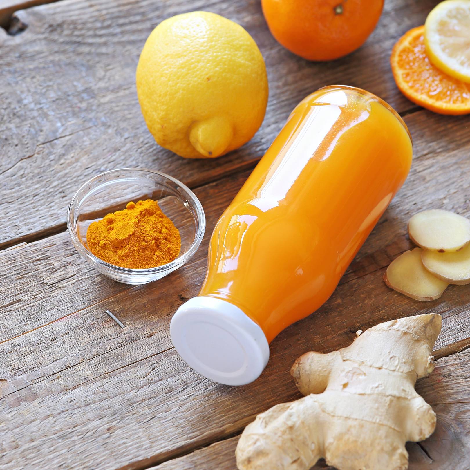 Zázvorové smoothie s kurkumou a citrusy: nápoj v chladném období
