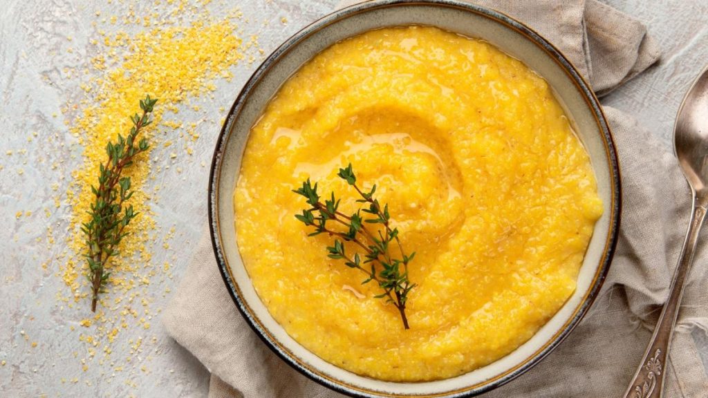 Krémová polenta: jednoduchý recept, který promění vaše pokrmy!