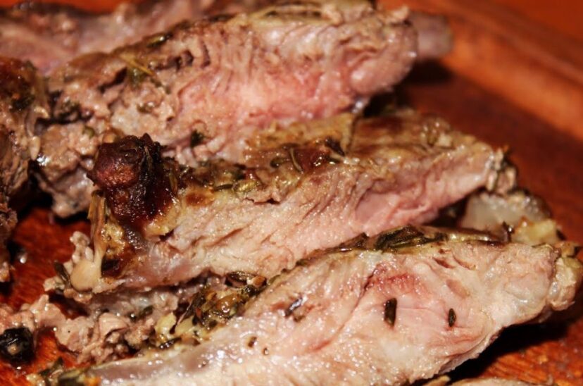 Asado: tento řez stojí polovinu ceny steaku a je to gurmánský pokrm.