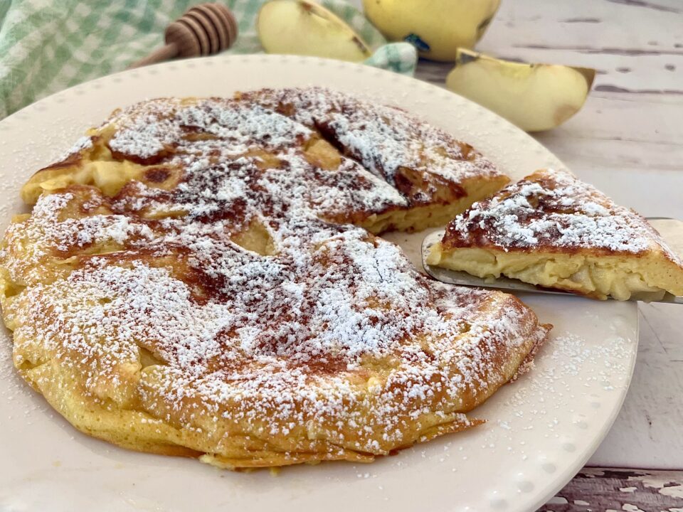 Smažená jablečná frittata připravená za 5 minut, dezert, který si určitě zamilujete!