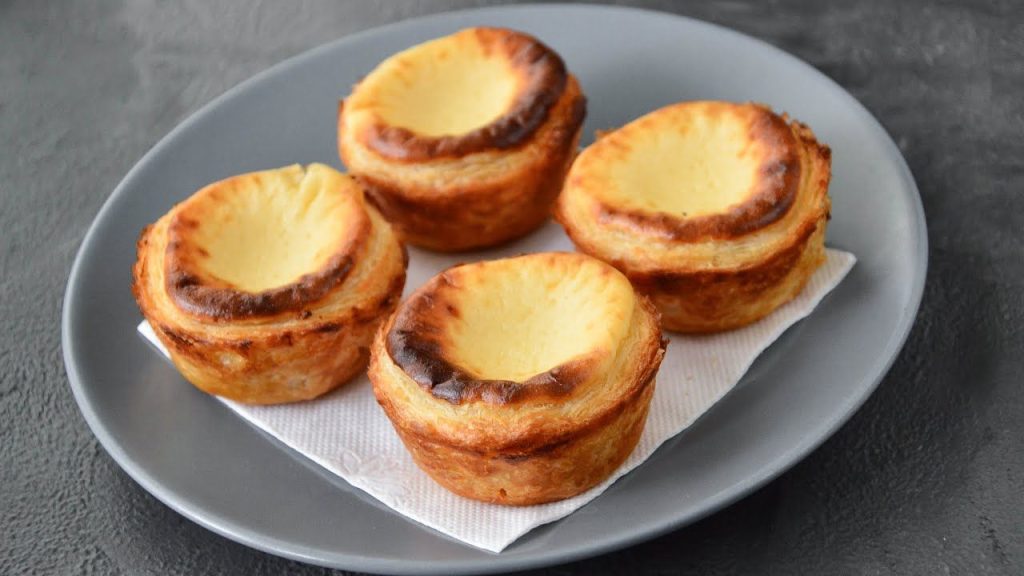 Představujeme pasteis de nata tart xxl s karamelizovaným luxusním pudinkem s chutí portugalských svátků.