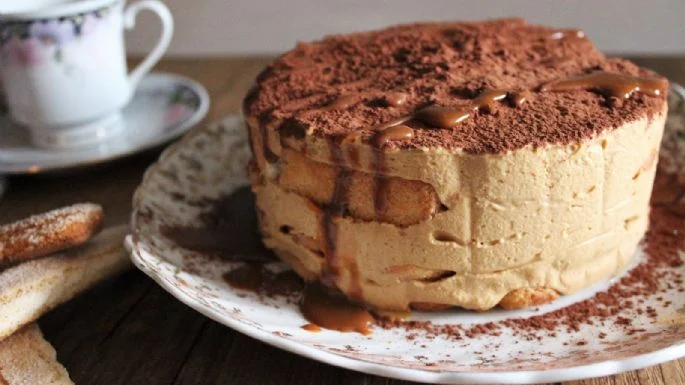 Dulce de leche tiramisu: bez vajec, bez vaření a velmi jednoduché, dokonalý recept, jak vypadat jako šéfkuchař.