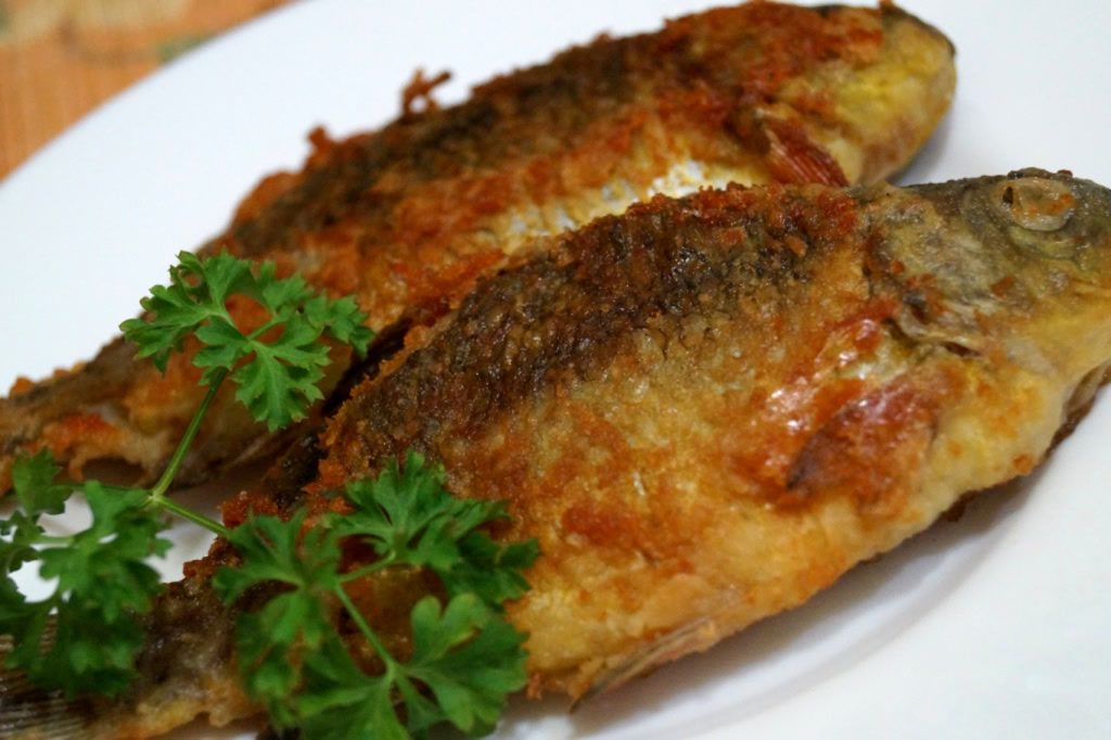 Jak smažit ryby ve fritéze: video krok za krokem