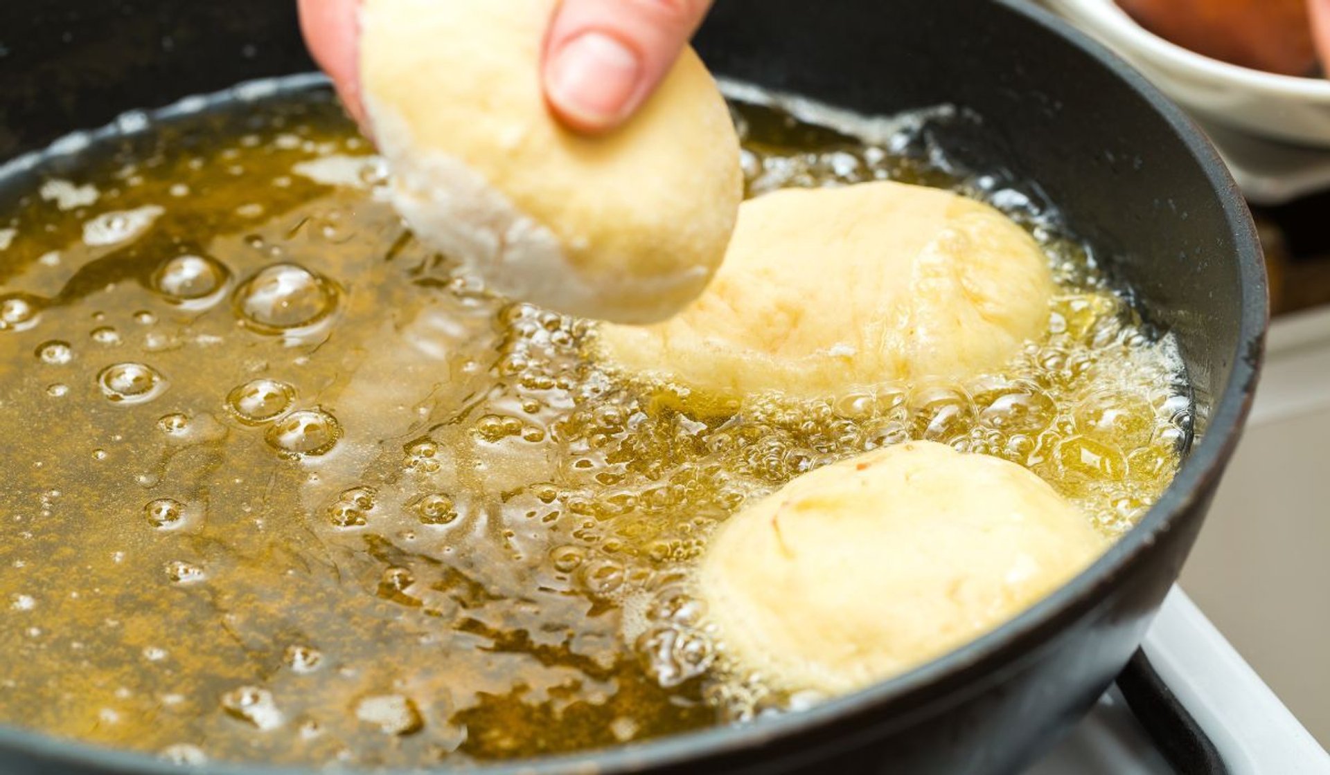 Můj přítel kuchař mi dal recept na domácí koblihy. Stokrát lepší než ty kupované v obchodě