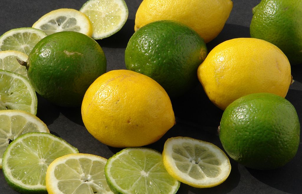 Limetka vs. citron. Které citrusové plody jsou zdravější a lepší?