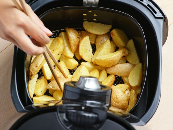 Při hledání dokonalého způsobu vaření: testuji fritézu a dělím se o výsledky.