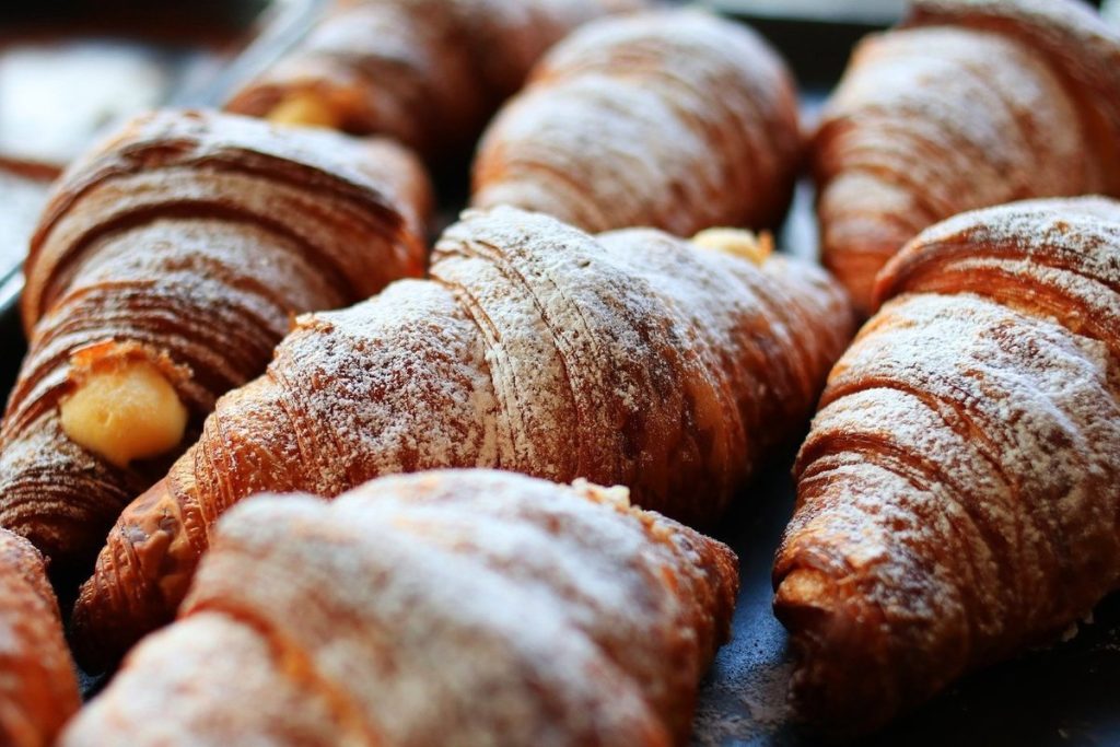 Těsto na tyto croissanty připravuji ze tří surovin. Jsou měkké, jemné a bohaté na bílkoviny.