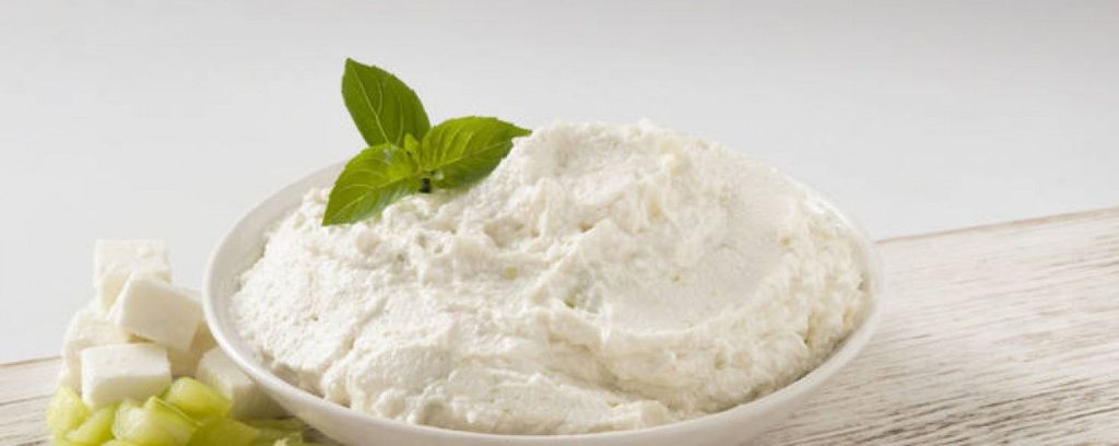 Středomořský krém z fety a citronu: ohňostroj pro chuťové pohárky